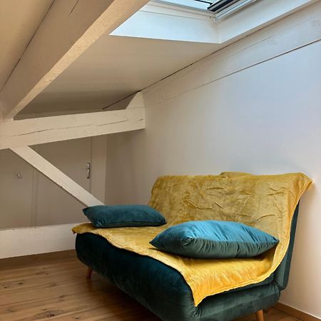 Appartement Avec Vue Sur L Eglise Des Saintes Eksteriør bilde
