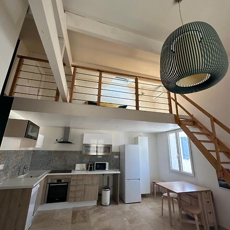 Appartement Avec Vue Sur L Eglise Des Saintes Eksteriør bilde