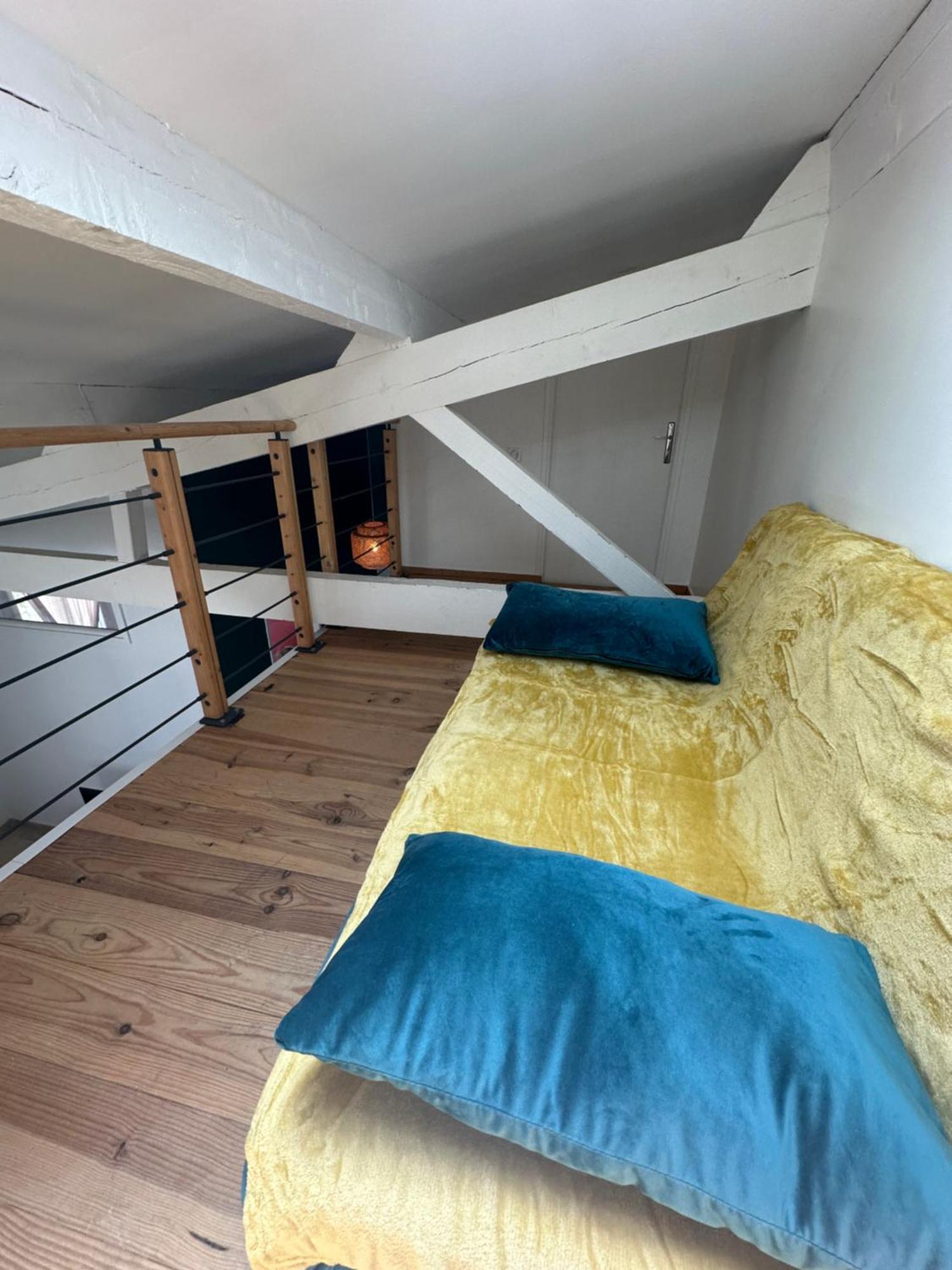 Appartement Avec Vue Sur L Eglise Des Saintes Eksteriør bilde