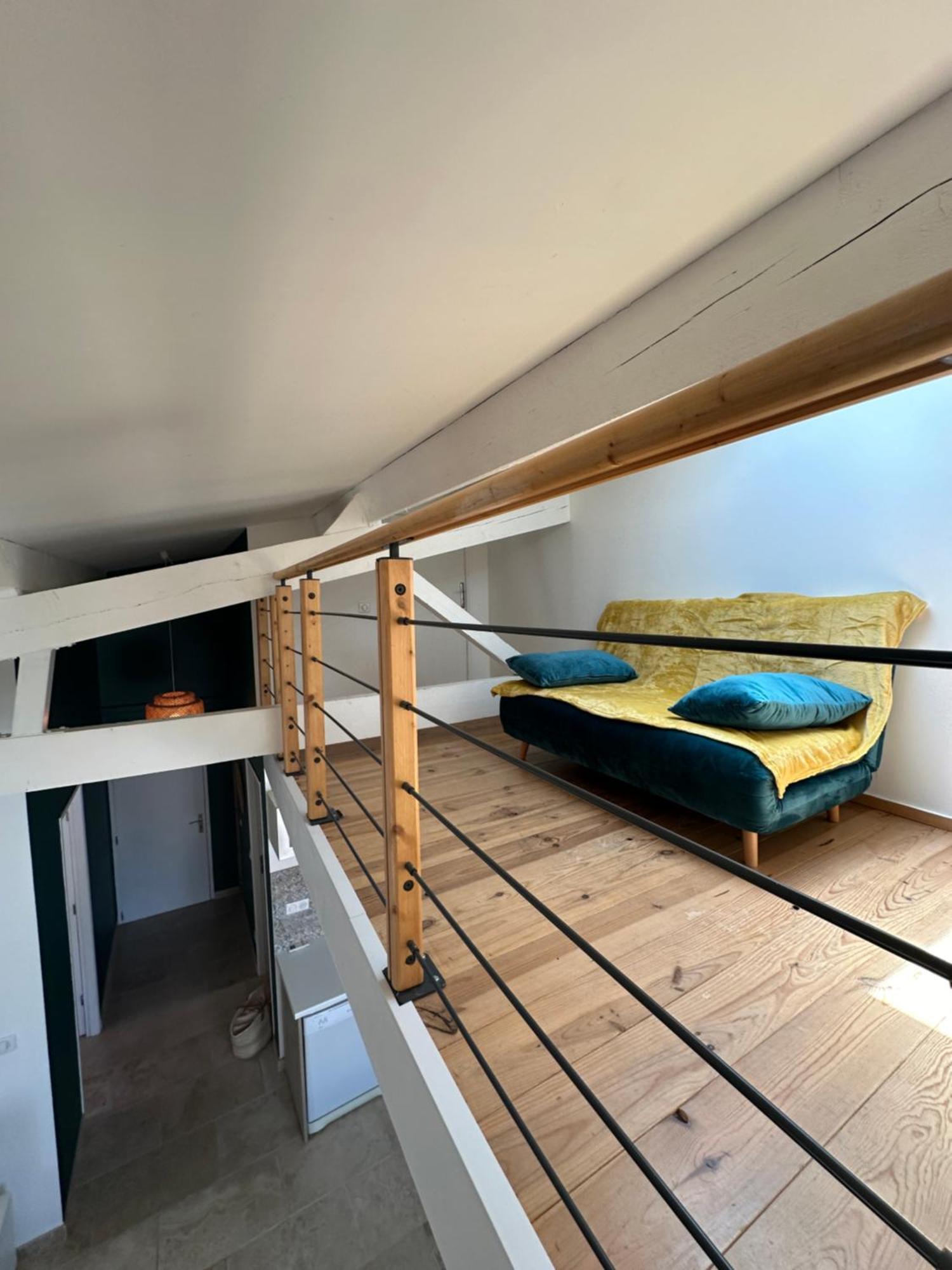 Appartement Avec Vue Sur L Eglise Des Saintes Eksteriør bilde