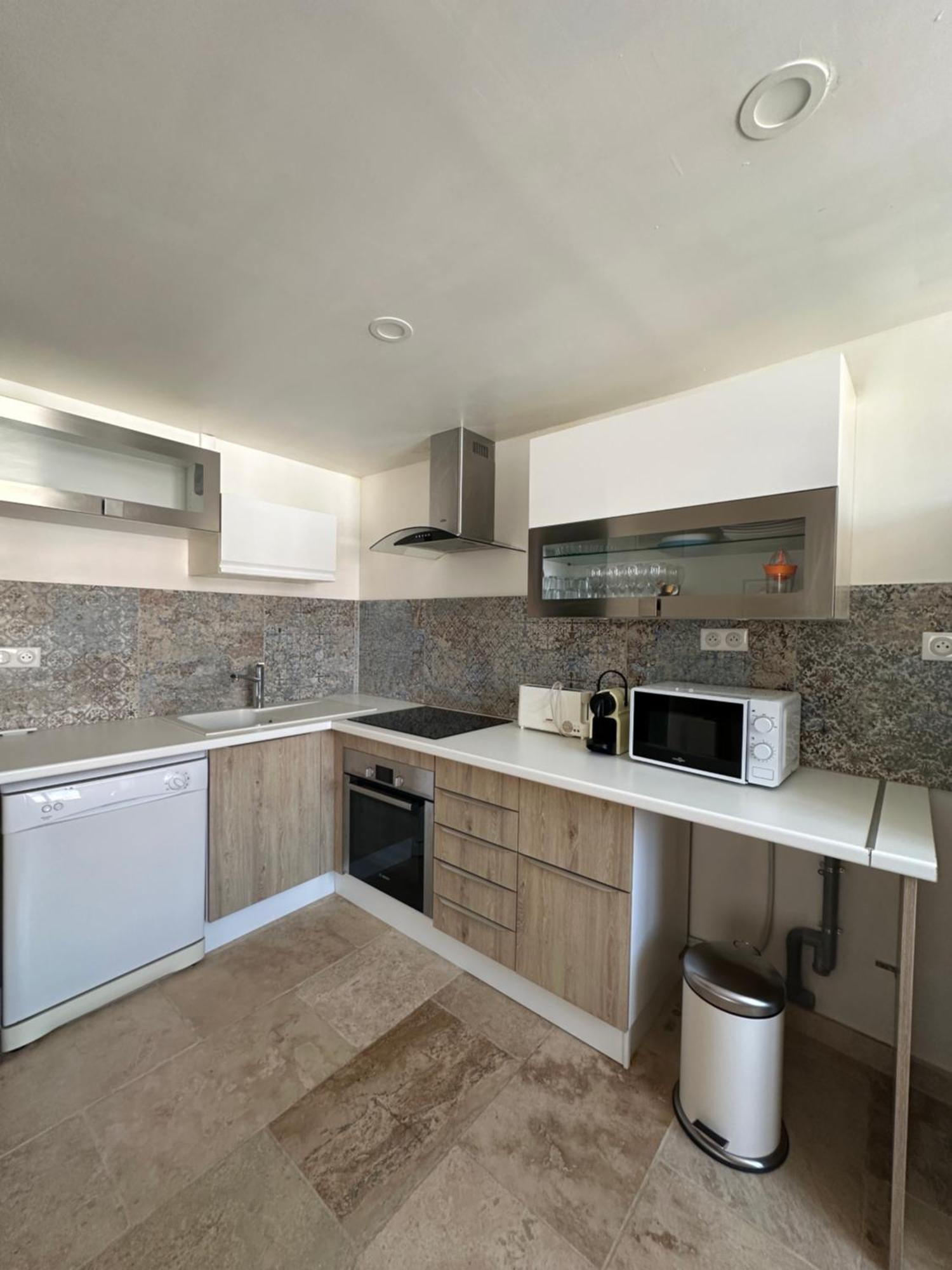 Appartement Avec Vue Sur L Eglise Des Saintes Eksteriør bilde