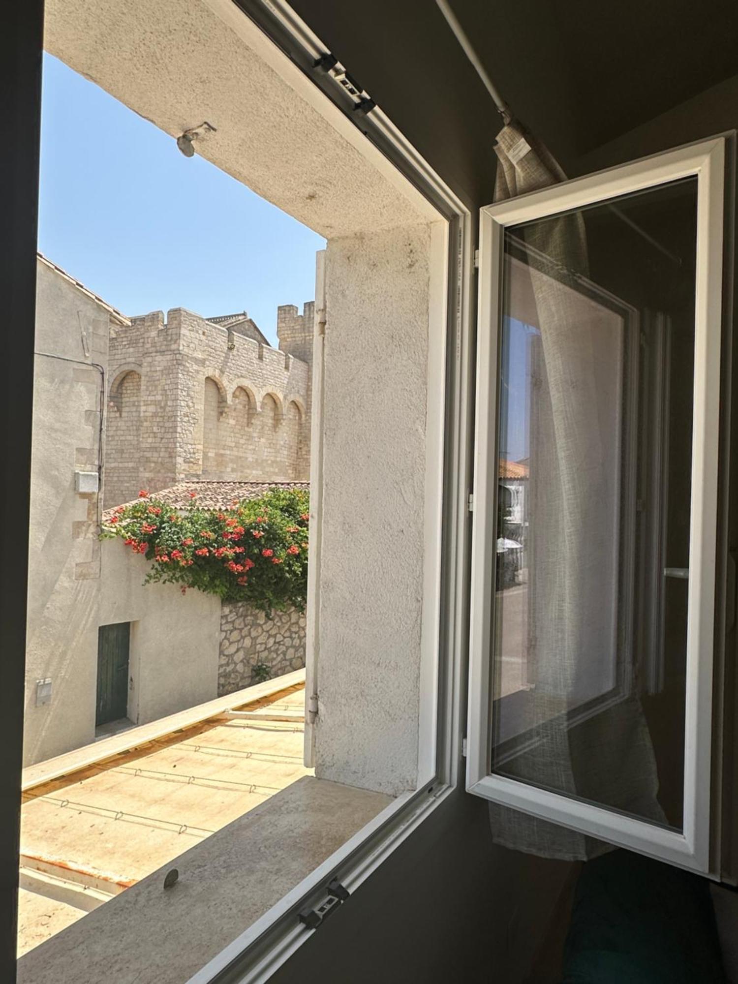 Appartement Avec Vue Sur L Eglise Des Saintes Eksteriør bilde